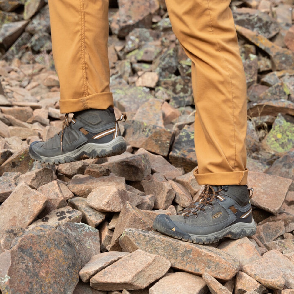 Keen Targhee II Waterproof Mid Herren Schwarz Oliv-Goldbraun